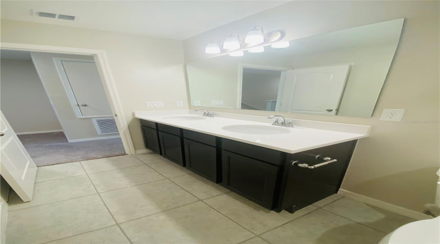 KISSIMMEE, Florida 34746, 3 Bedrooms Bedrooms, ,2 BathroomsBathrooms,Residential,For Sale,CORAL CASTLE,0,MFRS5151793