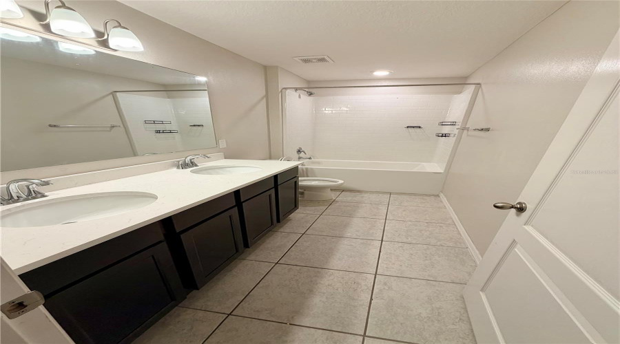 KISSIMMEE, Florida 34746, 3 Bedrooms Bedrooms, ,2 BathroomsBathrooms,Residential,For Sale,CORAL CASTLE,0,MFRS5151793