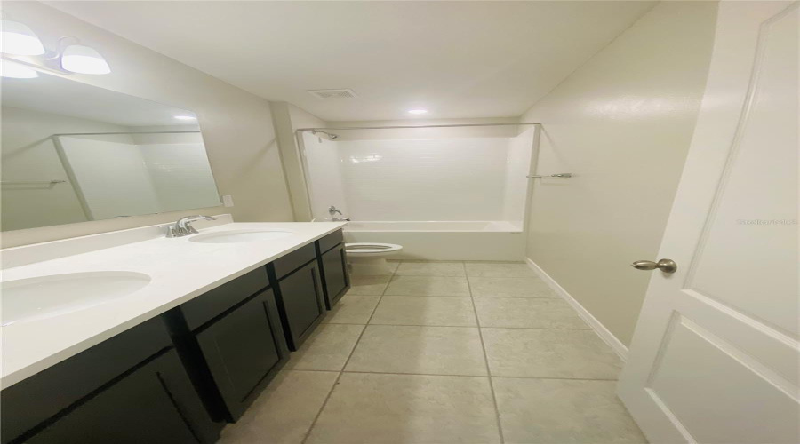 KISSIMMEE, Florida 34746, 3 Bedrooms Bedrooms, ,2 BathroomsBathrooms,Residential,For Sale,CORAL CASTLE,0,MFRS5151793