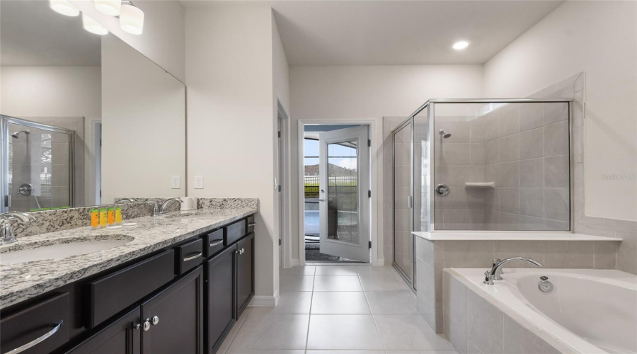 DAVENPORT, Florida 33897, 7 Bedrooms Bedrooms, ,5 BathroomsBathrooms,Residential,For Sale,LANA,0,MFRO6416221