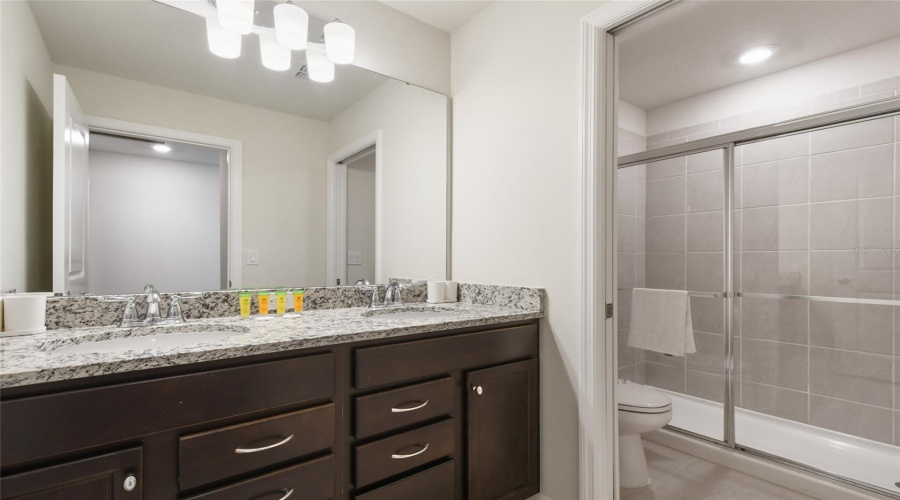 DAVENPORT, Florida 33897, 7 Bedrooms Bedrooms, ,5 BathroomsBathrooms,Residential,For Sale,LANA,0,MFRO6416221