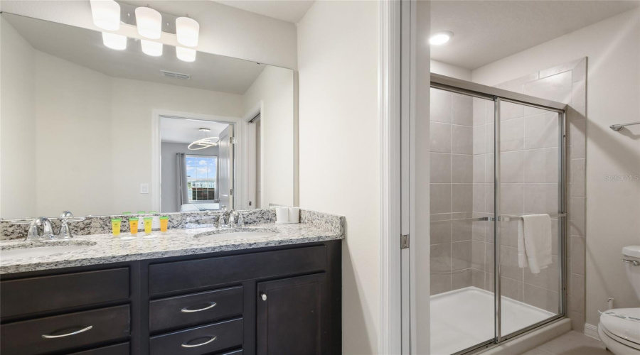DAVENPORT, Florida 33897, 7 Bedrooms Bedrooms, ,5 BathroomsBathrooms,Residential,For Sale,LANA,0,MFRO6416221