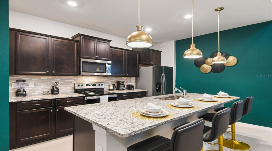 DAVENPORT, Florida 33897, 7 Bedrooms Bedrooms, ,5 BathroomsBathrooms,Residential,For Sale,LANA,0,MFRO6416221