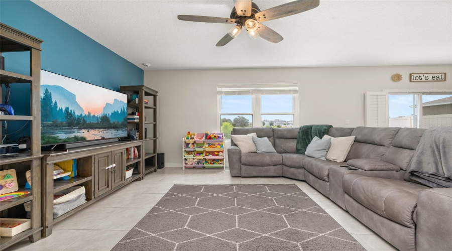 DAVENPORT, Florida 33837, 5 Bedrooms Bedrooms, ,3 BathroomsBathrooms,Residential,For Sale,RED HILL,0,MFRA4696834