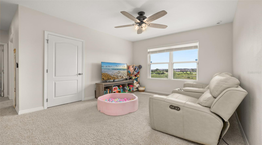DAVENPORT, Florida 33837, 5 Bedrooms Bedrooms, ,3 BathroomsBathrooms,Residential,For Sale,RED HILL,0,MFRA4696834
