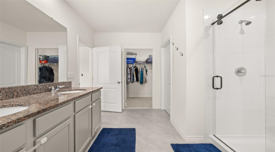 DAVENPORT, Florida 33837, 5 Bedrooms Bedrooms, ,3 BathroomsBathrooms,Residential,For Sale,RED HILL,0,MFRA4696834