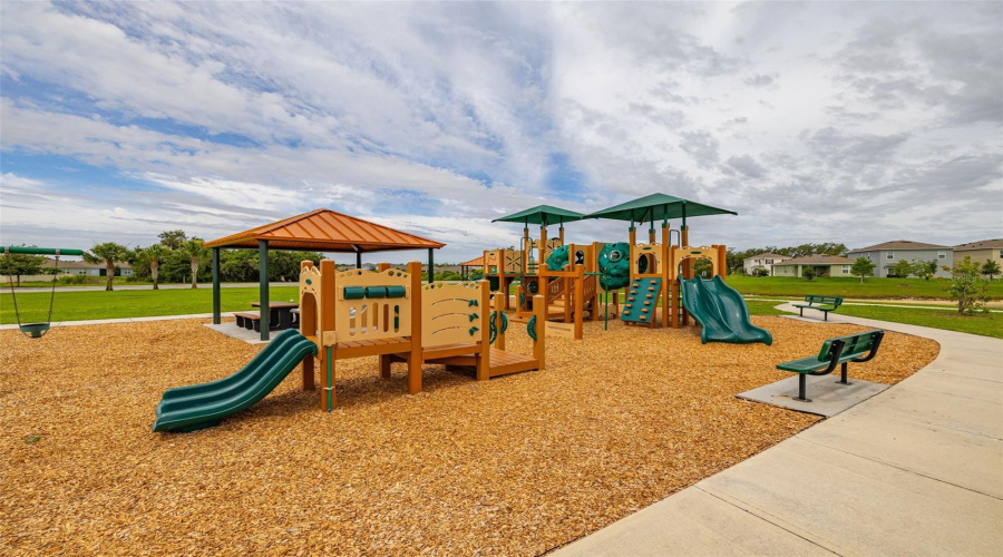 DAVENPORT, Florida 33837, 5 Bedrooms Bedrooms, ,3 BathroomsBathrooms,Residential,For Sale,RED HILL,0,MFRA4696834