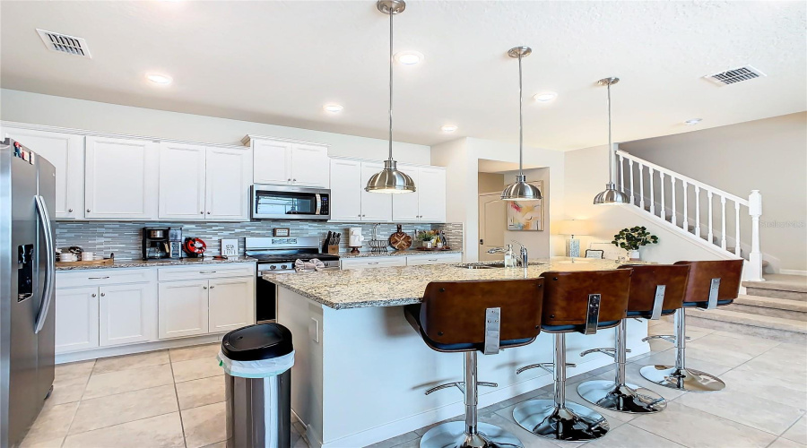 DAVENPORT, Florida 33837, 5 Bedrooms Bedrooms, ,4 BathroomsBathrooms,Residential,For Sale,OAK SPRING,0,MFRA4696829