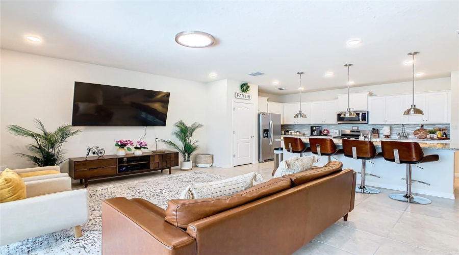 DAVENPORT, Florida 33837, 5 Bedrooms Bedrooms, ,4 BathroomsBathrooms,Residential,For Sale,OAK SPRING,0,MFRA4696829