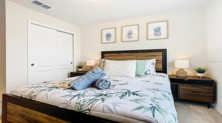 DAVENPORT, Florida 33837, 5 Bedrooms Bedrooms, ,4 BathroomsBathrooms,Residential,For Sale,OAK SPRING,0,MFRA4696829