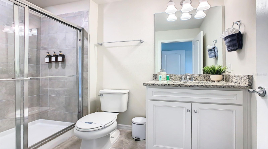 DAVENPORT, Florida 33837, 5 Bedrooms Bedrooms, ,4 BathroomsBathrooms,Residential,For Sale,OAK SPRING,0,MFRA4696829