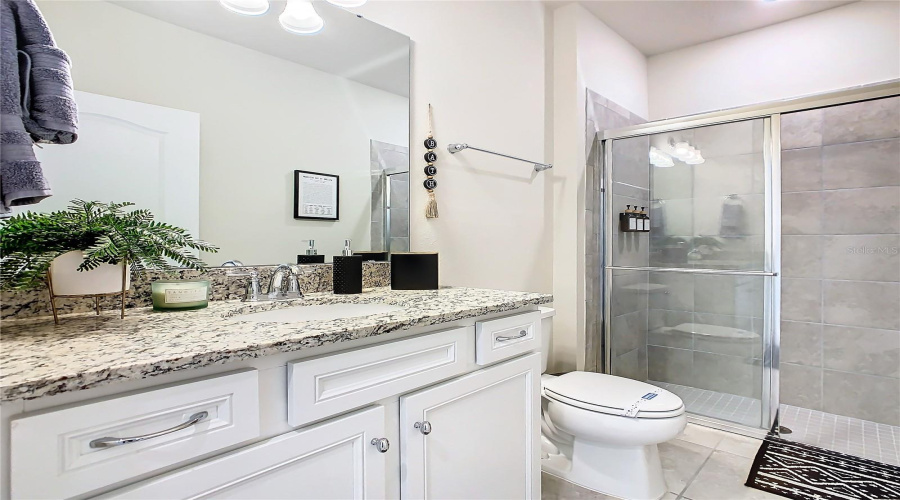 DAVENPORT, Florida 33837, 5 Bedrooms Bedrooms, ,4 BathroomsBathrooms,Residential,For Sale,OAK SPRING,0,MFRA4696829