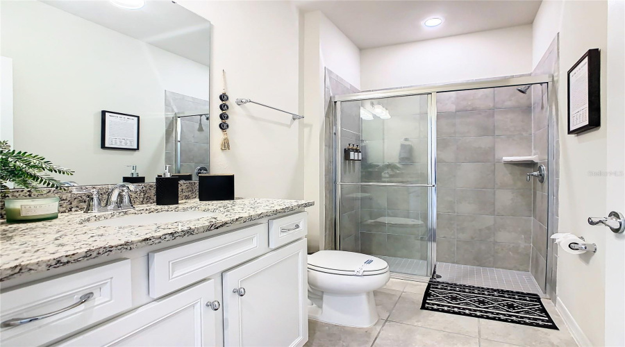 DAVENPORT, Florida 33837, 5 Bedrooms Bedrooms, ,4 BathroomsBathrooms,Residential,For Sale,OAK SPRING,0,MFRA4696829
