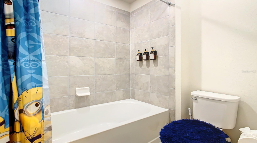 DAVENPORT, Florida 33837, 5 Bedrooms Bedrooms, ,4 BathroomsBathrooms,Residential,For Sale,OAK SPRING,0,MFRA4696829