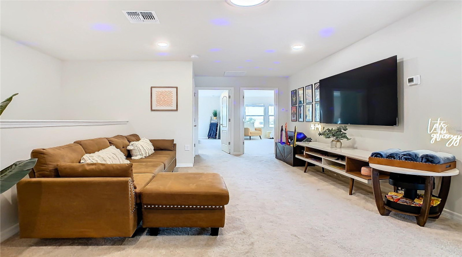 DAVENPORT, Florida 33837, 5 Bedrooms Bedrooms, ,4 BathroomsBathrooms,Residential,For Sale,OAK SPRING,0,MFRA4696829