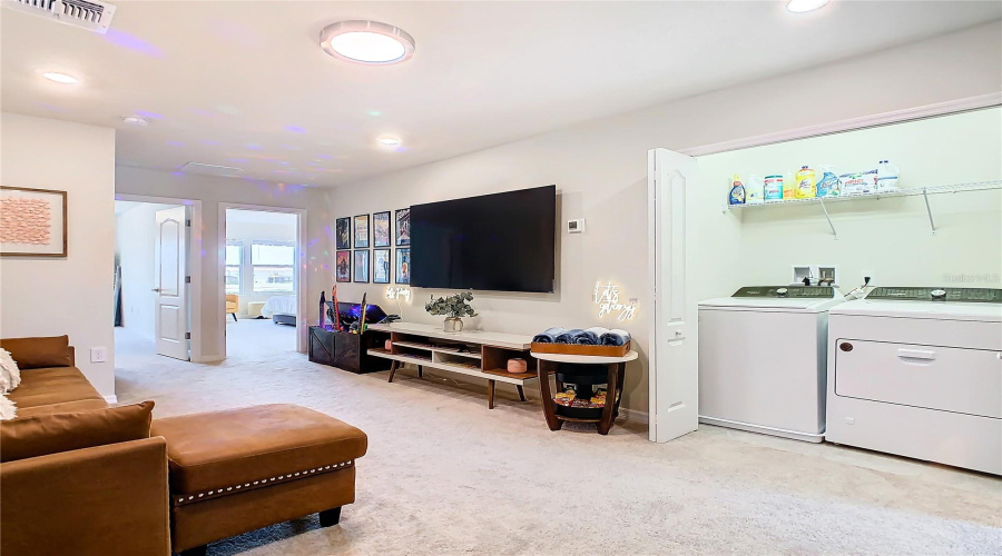 DAVENPORT, Florida 33837, 5 Bedrooms Bedrooms, ,4 BathroomsBathrooms,Residential,For Sale,OAK SPRING,0,MFRA4696829