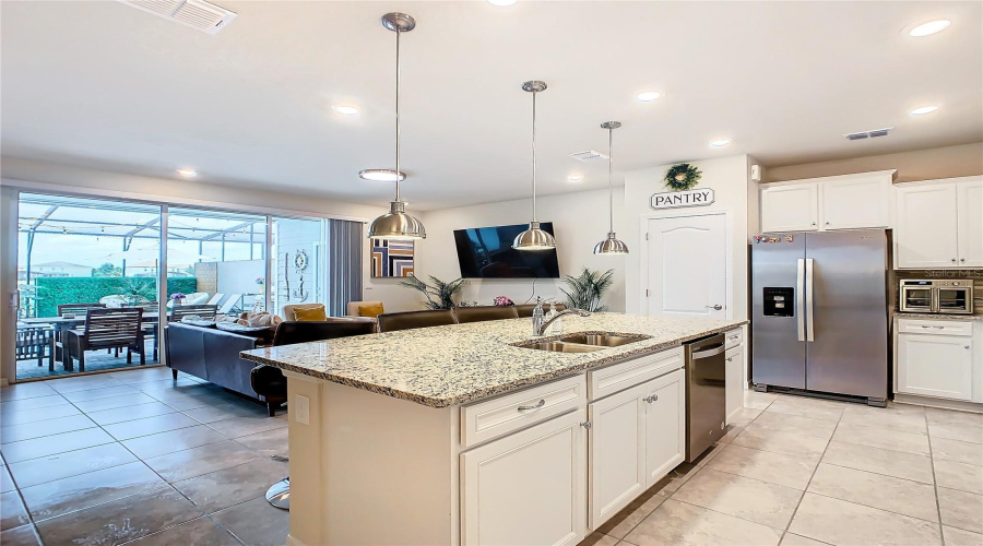 DAVENPORT, Florida 33837, 5 Bedrooms Bedrooms, ,4 BathroomsBathrooms,Residential,For Sale,OAK SPRING,0,MFRA4696829
