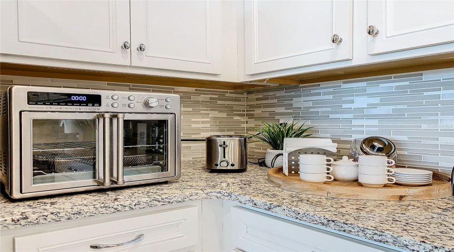 DAVENPORT, Florida 33837, 5 Bedrooms Bedrooms, ,4 BathroomsBathrooms,Residential,For Sale,OAK SPRING,0,MFRA4696829