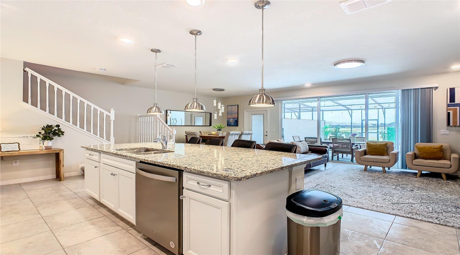 DAVENPORT, Florida 33837, 5 Bedrooms Bedrooms, ,4 BathroomsBathrooms,Residential,For Sale,OAK SPRING,0,MFRA4696829