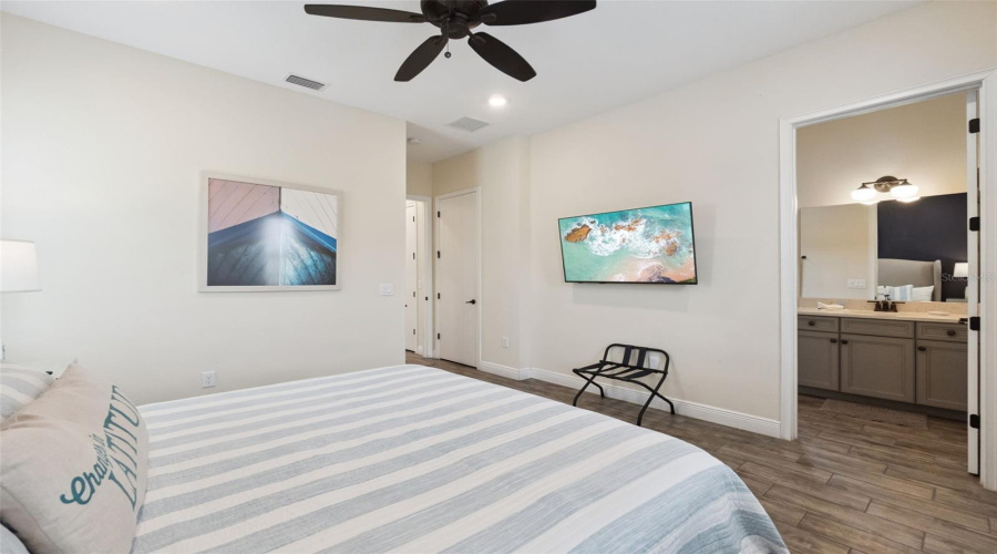 KISSIMMEE, Florida 34747, 4 Bedrooms Bedrooms, ,3 BathroomsBathrooms,Residential,For Sale,DREAMSICLE,0,MFRW7886608