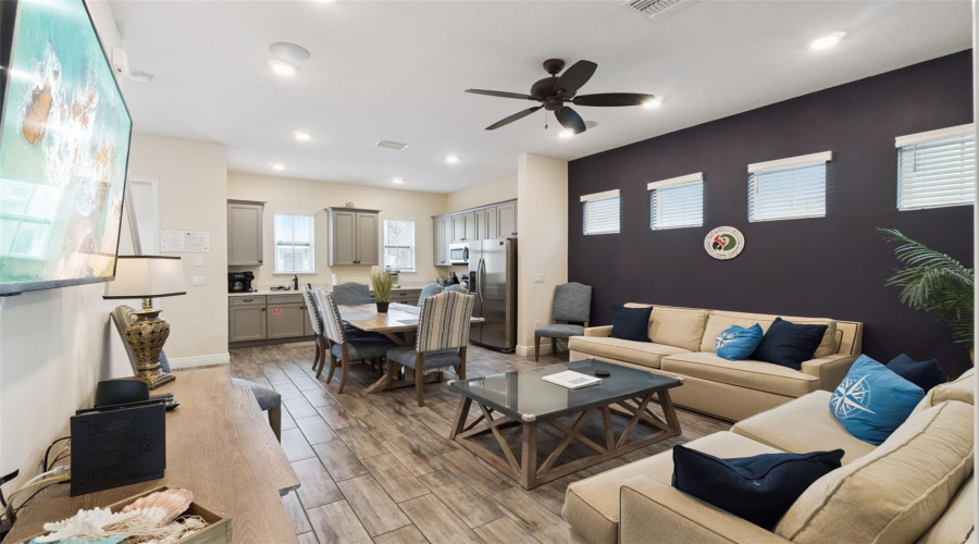 KISSIMMEE, Florida 34747, 4 Bedrooms Bedrooms, ,3 BathroomsBathrooms,Residential,For Sale,DREAMSICLE,0,MFRW7886608