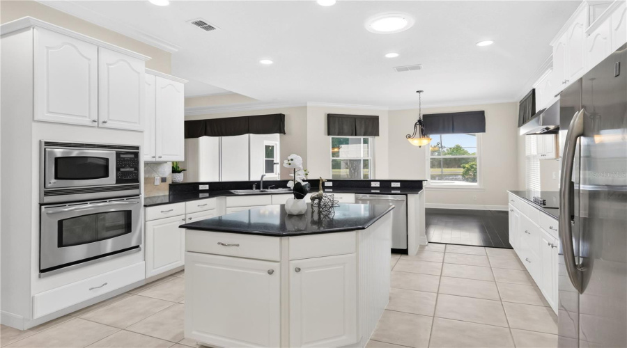 ORLANDO, Florida 32836, 4 Bedrooms Bedrooms, ,3 BathroomsBathrooms,Residential,For Sale,ALDENDALE,0,MFRO6415686