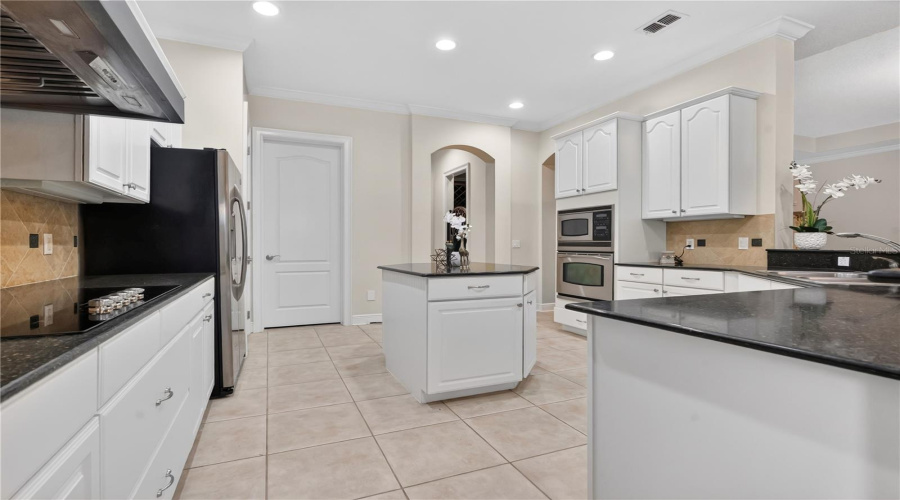 ORLANDO, Florida 32836, 4 Bedrooms Bedrooms, ,3 BathroomsBathrooms,Residential,For Sale,ALDENDALE,0,MFRO6415686