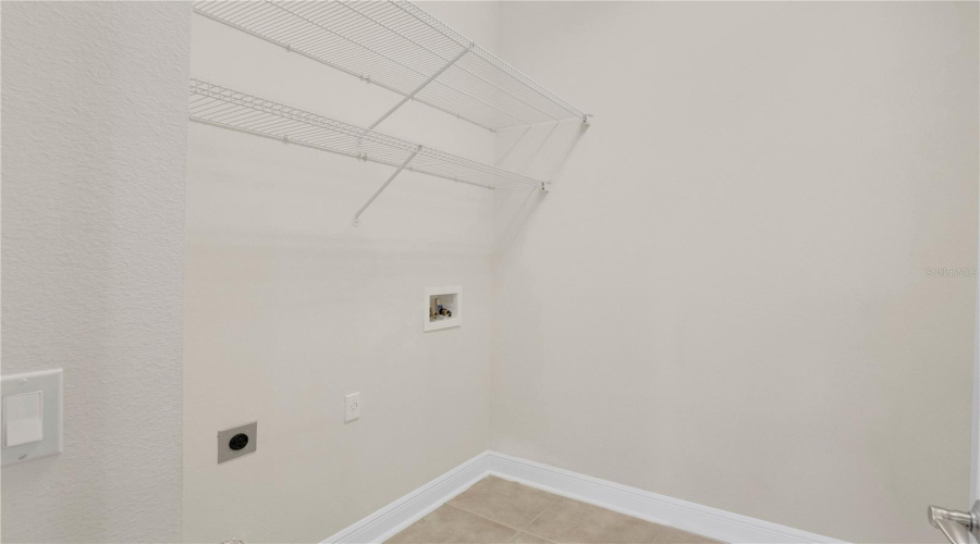 ORLANDO, Florida 32836, 4 Bedrooms Bedrooms, ,3 BathroomsBathrooms,Residential,For Sale,ALDENDALE,0,MFRO6415686
