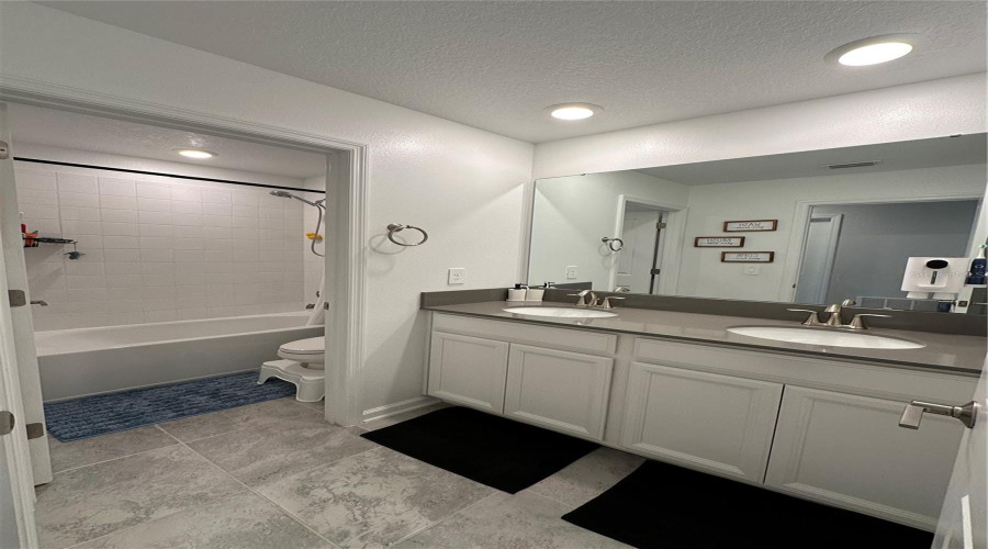 DAVENPORT, Florida 33837, 5 Bedrooms Bedrooms, ,3 BathroomsBathrooms,Residential,For Sale,CAMDEN,0,MFRS5151617