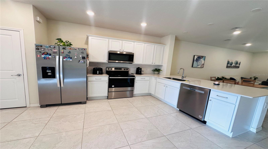 KISSIMMEE, Florida 34746, 3 Bedrooms Bedrooms, ,2 BathroomsBathrooms,Residential,For Sale,SPARKLING SHELL,0,MFRS5139636