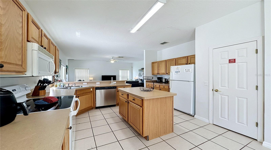 DAVENPORT, Florida 33896, 4 Bedrooms Bedrooms, ,3 BathroomsBathrooms,Residential,For Sale,BALMORAL,0,MFRS5150256