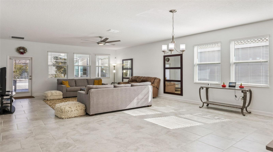 DAVENPORT, Florida 33896, 5 Bedrooms Bedrooms, ,4 BathroomsBathrooms,Residential,For Sale,OLYMPIC CLUB,0,MFRS5142329