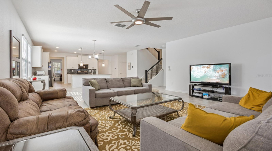 DAVENPORT, Florida 33896, 5 Bedrooms Bedrooms, ,4 BathroomsBathrooms,Residential,For Sale,OLYMPIC CLUB,0,MFRS5142329