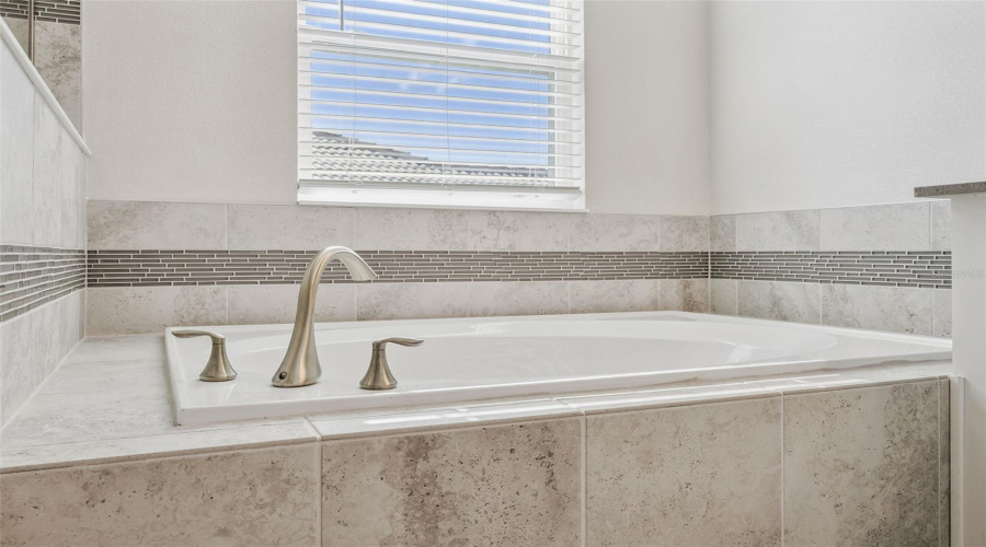 DAVENPORT, Florida 33896, 5 Bedrooms Bedrooms, ,4 BathroomsBathrooms,Residential,For Sale,OLYMPIC CLUB,0,MFRS5142329