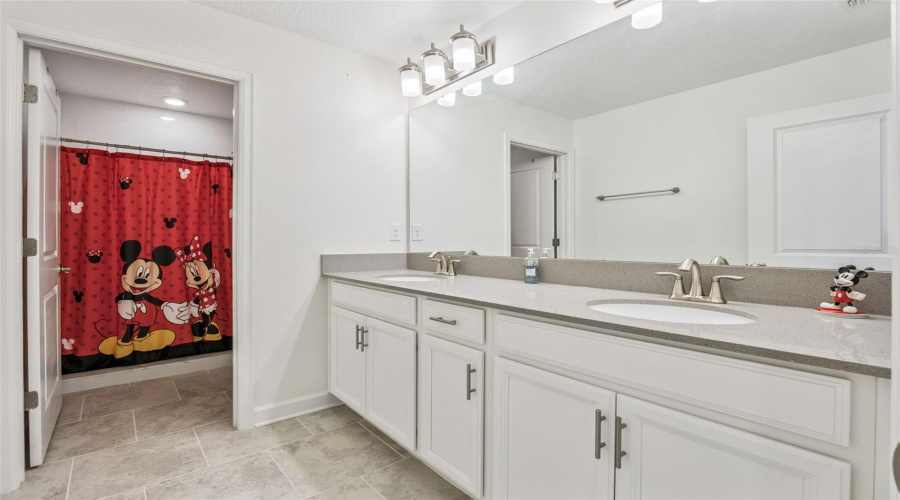 DAVENPORT, Florida 33896, 5 Bedrooms Bedrooms, ,4 BathroomsBathrooms,Residential,For Sale,OLYMPIC CLUB,0,MFRS5142329