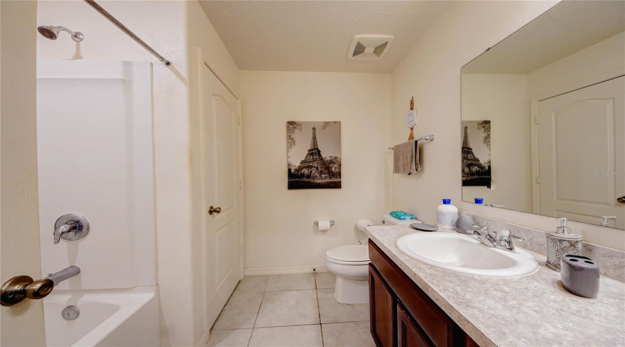 KISSIMMEE, Florida 34746, 4 Bedrooms Bedrooms, ,2 BathroomsBathrooms,Residential,For Sale,CASA DEL REY,0,MFRO6416502