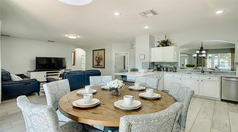 KISSIMMEE, Florida 34747, 6 Bedrooms Bedrooms, ,4 BathroomsBathrooms,Residential,For Sale,MANESTY,0,MFRO6415823