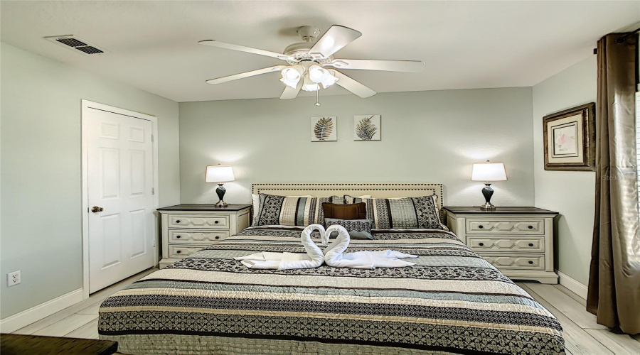 KISSIMMEE, Florida 34747, 6 Bedrooms Bedrooms, ,4 BathroomsBathrooms,Residential,For Sale,MANESTY,0,MFRO6415823