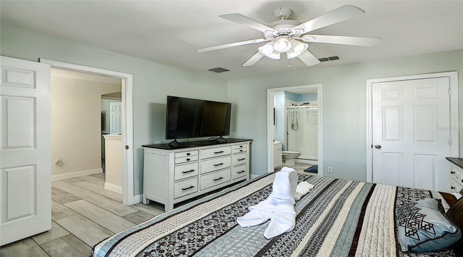 KISSIMMEE, Florida 34747, 6 Bedrooms Bedrooms, ,4 BathroomsBathrooms,Residential,For Sale,MANESTY,0,MFRO6415823