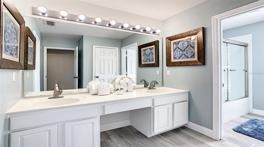 KISSIMMEE, Florida 34747, 6 Bedrooms Bedrooms, ,4 BathroomsBathrooms,Residential,For Sale,MANESTY,0,MFRO6415823