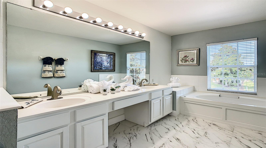KISSIMMEE, Florida 34747, 6 Bedrooms Bedrooms, ,4 BathroomsBathrooms,Residential,For Sale,MANESTY,0,MFRO6415823