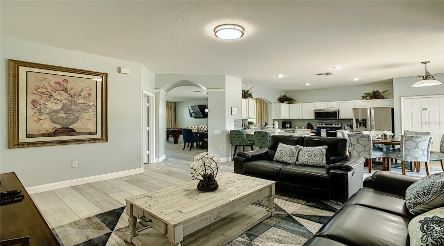 KISSIMMEE, Florida 34747, 6 Bedrooms Bedrooms, ,4 BathroomsBathrooms,Residential,For Sale,MANESTY,0,MFRO6415823