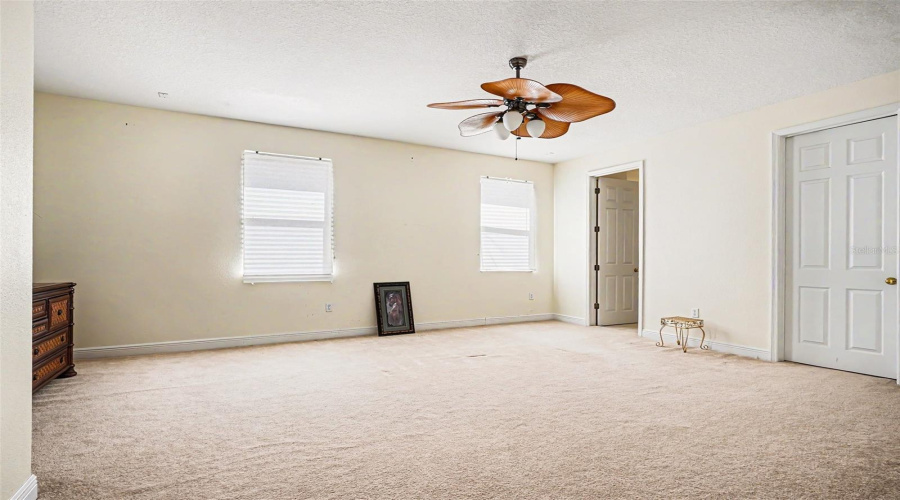 KISSIMMEE, Florida 34746, 5 Bedrooms Bedrooms, ,5 BathroomsBathrooms,Residential,For Sale,WINDWARD OAKS,0,MFRO6411503