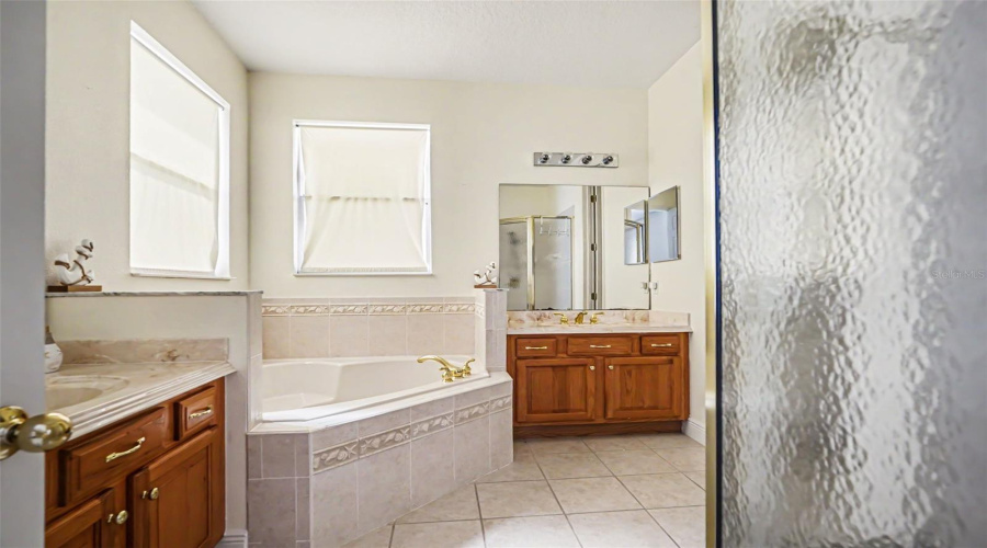 KISSIMMEE, Florida 34746, 5 Bedrooms Bedrooms, ,5 BathroomsBathrooms,Residential,For Sale,WINDWARD OAKS,0,MFRO6411503