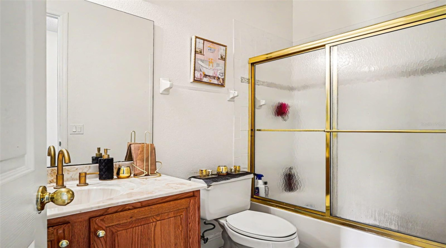 KISSIMMEE, Florida 34746, 5 Bedrooms Bedrooms, ,5 BathroomsBathrooms,Residential,For Sale,WINDWARD OAKS,0,MFRO6411503