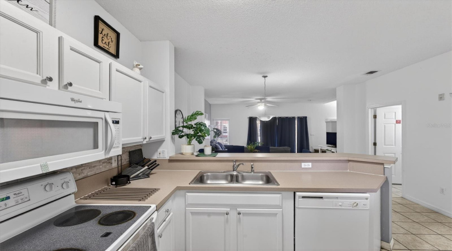KISSIMMEE, Florida 34746, 3 Bedrooms Bedrooms, ,2 BathroomsBathrooms,Residential,For Sale,PARK RIDGE,0,MFRO6389477