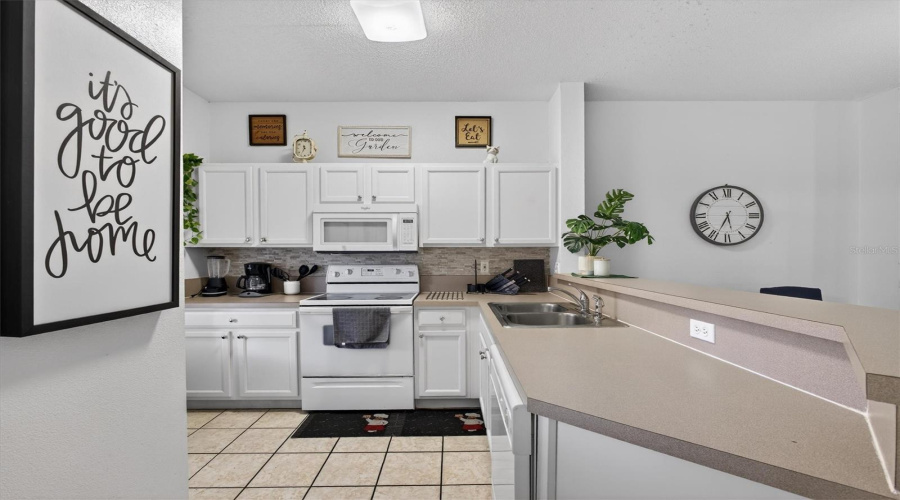 KISSIMMEE, Florida 34746, 3 Bedrooms Bedrooms, ,2 BathroomsBathrooms,Residential,For Sale,PARK RIDGE,0,MFRO6389477