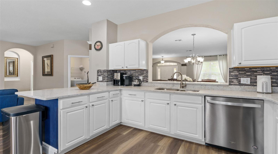 KISSIMMEE, Florida 34747, 6 Bedrooms Bedrooms, ,4 BathroomsBathrooms,Residential,For Sale,BASNETT,0,MFRO6416299