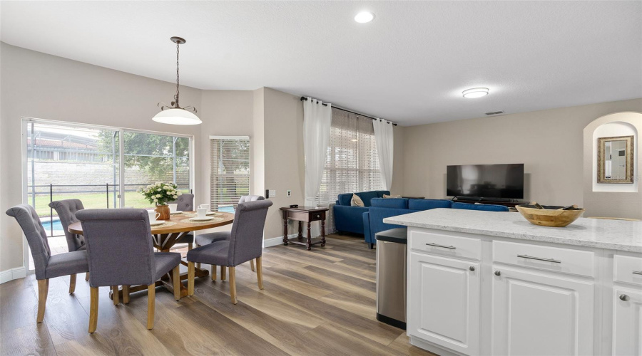 KISSIMMEE, Florida 34747, 6 Bedrooms Bedrooms, ,4 BathroomsBathrooms,Residential,For Sale,BASNETT,0,MFRO6416299