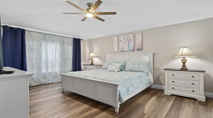 KISSIMMEE, Florida 34747, 6 Bedrooms Bedrooms, ,4 BathroomsBathrooms,Residential,For Sale,BASNETT,0,MFRO6416299